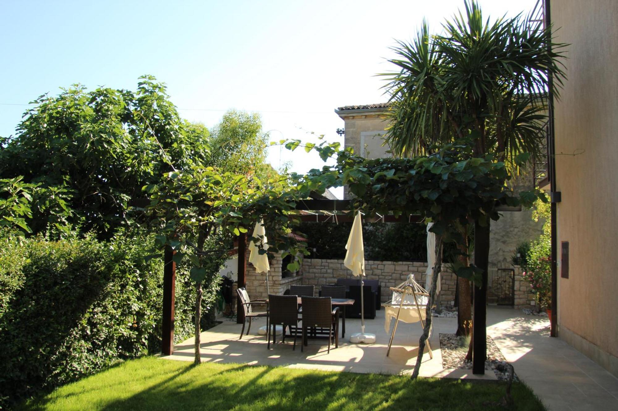Apartments Eva Umag Exterior photo